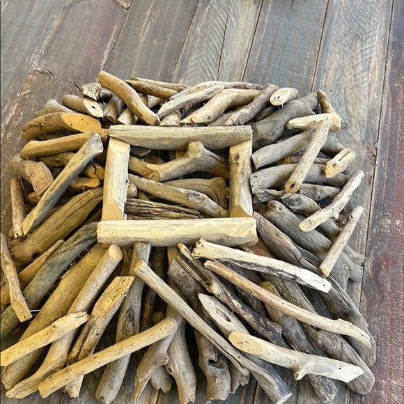 Natural Driftwood Centerpiece - Picture 2 of 3